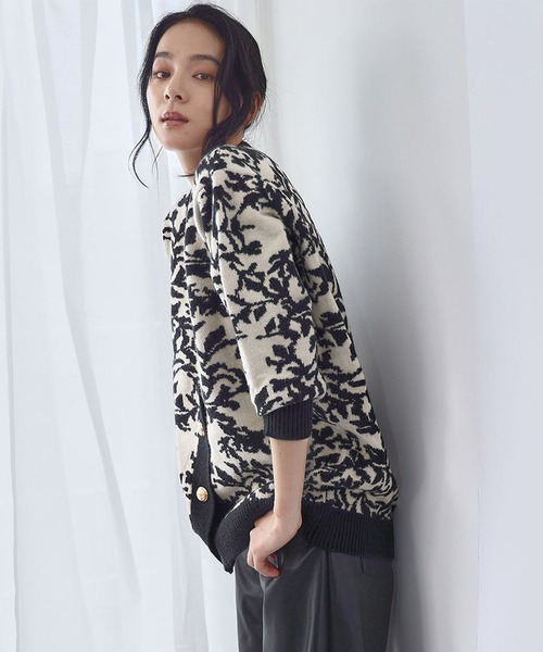 ELFRANK(エルフランク)の「Vネック ジャガード ニット カーディガン リーフ柄(カーディガン/ボレロ・レディース・ベージュ・FREE)」の9枚目の写真