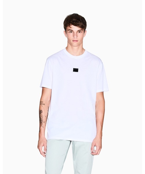 ARMANI EXCHANGE(アルマーニエクスチェンジ)の「【A|X アルマーニ エクスチェンジ】ミニロゴパッチ 半袖クルーネックTシャツ/REGULAR(Tシャツ/カットソー・メンズ・ホワイト/ブラック・LARGE/MEDIUM/SMALL/X-LARGE/X-SMALL/XX-LARGE)」の1枚目の写真