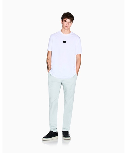 ARMANI EXCHANGE(アルマーニエクスチェンジ)の「【A|X アルマーニ エクスチェンジ】ミニロゴパッチ 半袖クルーネックTシャツ/REGULAR(Tシャツ/カットソー・メンズ・ホワイト/ブラック・LARGE/MEDIUM/SMALL/X-LARGE/X-SMALL/XX-LARGE)」の4枚目の写真
