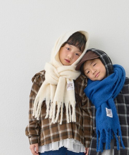CIAOPANIC TYPY（チャオパニックティピー）の「【KIDS】静電気防止洗える太フリンジマフラー(OSORO)（マフラー・キッズ・グレー/オフホワイト/レッド/ブルー・ONE SIZE）」の3枚目の写真