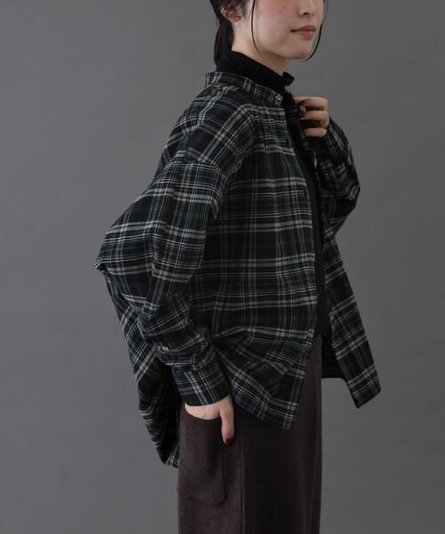 FORK&SPOON（フォークアンドスプーン）の「FORK&SPOON　ブラッシュドチェックシャツ（シャツ/ブラウス・レディース・ベージュ系その他/ブラック系その他・1）」の2枚目の写真