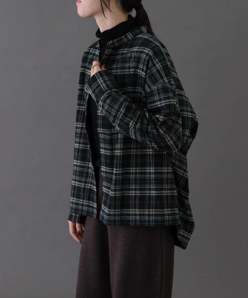 FORK&SPOON（フォークアンドスプーン）の「FORK&SPOON　ブラッシュドチェックシャツ（シャツ/ブラウス・レディース・ベージュ系その他/ブラック系その他・1）」の3枚目の写真