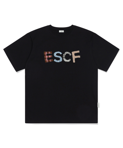 ESCAPEFROM(エスケープフロム)の「パッチヴィンテージロゴプリントオーバーフィット半袖ブラック(Tシャツ/カットソー・レディース・その他・SMALL/MEDIUM/LARGE)」の2枚目の写真