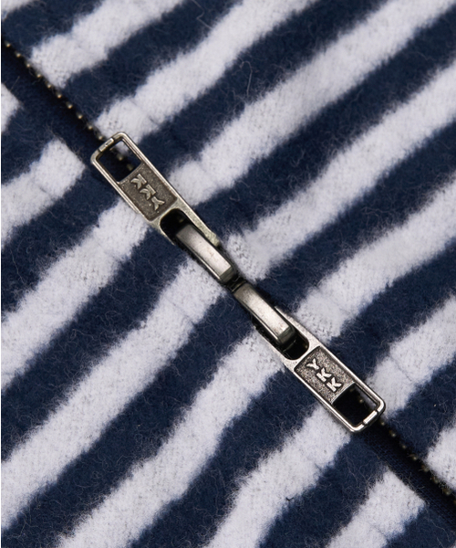 TOFFEE(トフィー)の「ストライプフリースフードジップアップ (GREY/NAVY)(その他アウター・メンズ・その他・MEDIUM/LARGE/X-LARGE)」の3枚目の写真