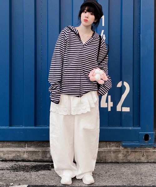 TOFFEE(トフィー)の「ストライプフリースフードジップアップ (GREY/NAVY)(その他アウター・メンズ・その他・MEDIUM/LARGE/X-LARGE)」の7枚目の写真