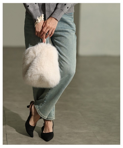 Sawa a la mode(サワアラモード)の「フェイクファー巾着ハンドバッグ(ハンドバッグ・レディース・ホワイト系その他/ベージュ・FREE)」の14枚目の写真