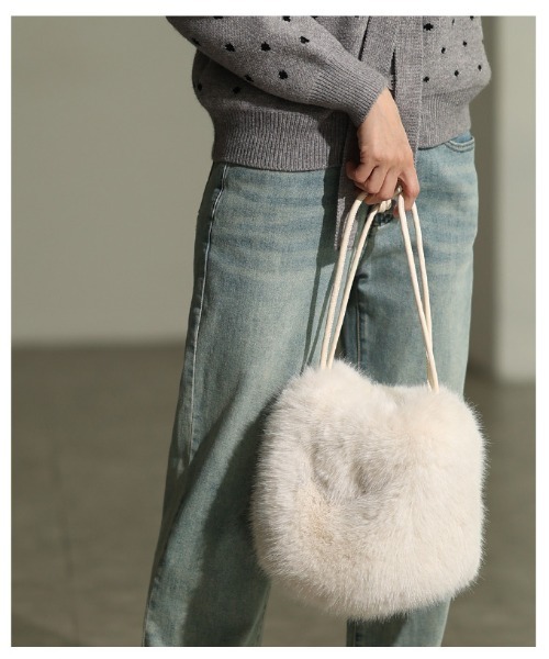 Sawa a la mode(サワアラモード)の「フェイクファー巾着ハンドバッグ(ハンドバッグ・レディース・ホワイト系その他/ベージュ・FREE)」の17枚目の写真