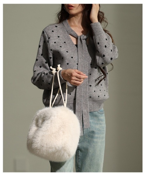 Sawa a la mode(サワアラモード)の「フェイクファー巾着ハンドバッグ(ハンドバッグ・レディース・ホワイト系その他/ベージュ・FREE)」の18枚目の写真