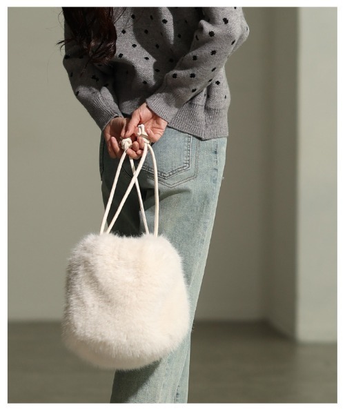 Sawa a la mode(サワアラモード)の「フェイクファー巾着ハンドバッグ(ハンドバッグ・レディース・ホワイト系その他/ベージュ・FREE)」の20枚目の写真