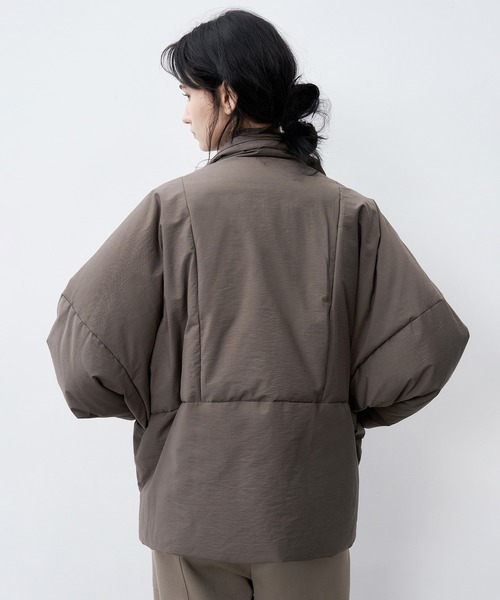 tageechita(タジチタ)の「【tageechita】デコンストラクトラップダウンジャケット(ダウンジャケット/コート・レディース・モカ/アイボリー・S/M/L)」の18枚目の写真