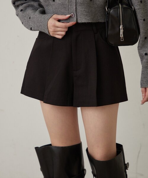 mline（エムライン）の「[mline]タックショートパンツ（その他パンツ・レディース・ブラック/グレー・1/2）」の2枚目の写真