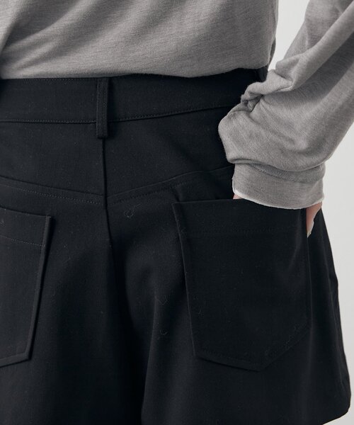 mline（エムライン）の「[mline]タックショートパンツ（その他パンツ・レディース・ブラック/グレー・1/2）」の16枚目の写真