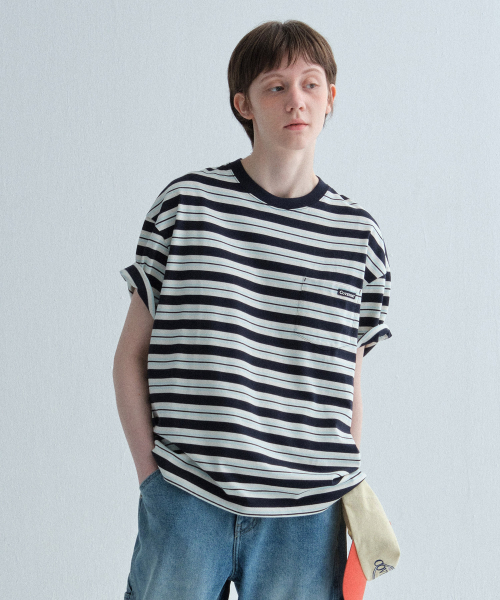 COVERNAT(カバーナット)の「マルチストライプTシャツ Dark Navy(Tシャツ/カットソー・レディース・その他・LARGE/X-LARGE/XX-LARGE/X-SMALL/SMALL/MEDIUM)」の5枚目の写真