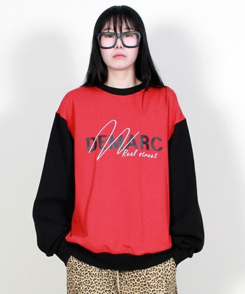 DEMARC（ドゥマーク）の「ロゴグラフィックカラーミックススウェットレッド（スウェット・レディース・その他・MEDIUM/LARGE）」の2枚目の写真