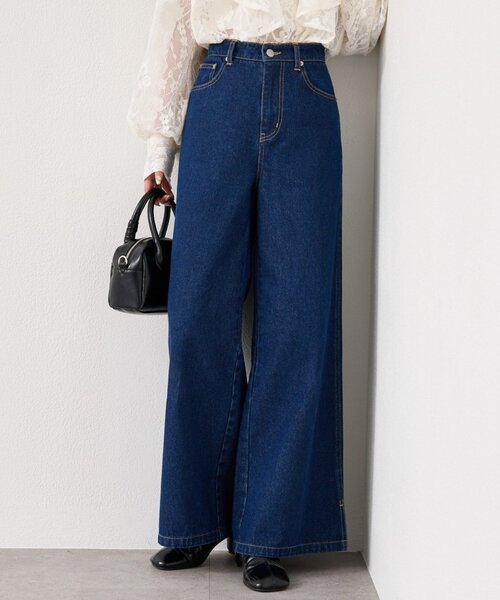 mystic(ミスティック)の「【3サイズ展開/SET UPで着用可◎】裾スリットフレアデニム(デニムパンツ・レディース・ネイビー/ベージュ/ブルー・2/1/0)」の3枚目の写真