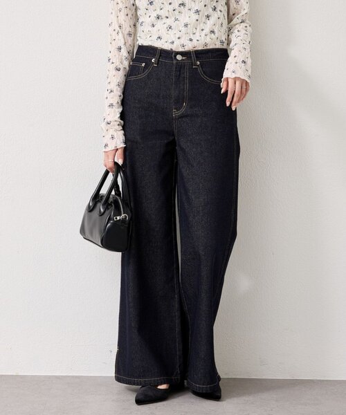 mystic(ミスティック)の「【3サイズ展開/SET UPで着用可◎】裾スリットフレアデニム(デニムパンツ・レディース・ネイビー/ベージュ/ブルー・2/1/0)」の7枚目の写真