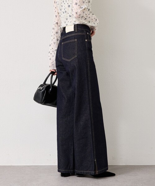 mystic(ミスティック)の「【3サイズ展開/SET UPで着用可◎】裾スリットフレアデニム(デニムパンツ・レディース・ネイビー/ベージュ/ブルー・2/1/0)」の8枚目の写真