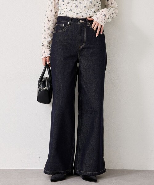 mystic(ミスティック)の「【3サイズ展開/SET UPで着用可◎】裾スリットフレアデニム(デニムパンツ・レディース・ネイビー/ベージュ/ブルー・2/1/0)」の9枚目の写真