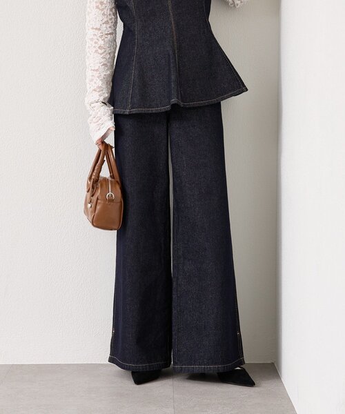 mystic(ミスティック)の「【3サイズ展開/SET UPで着用可◎】裾スリットフレアデニム(デニムパンツ・レディース・ネイビー/ベージュ/ブルー・2/1/0)」の15枚目の写真