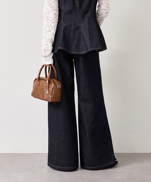 mystic(ミスティック)の「【3サイズ展開/SET UPで着用可◎】裾スリットフレアデニム(デニムパンツ・レディース・ネイビー/ベージュ/ブルー・2/1/0)」の16枚目の写真