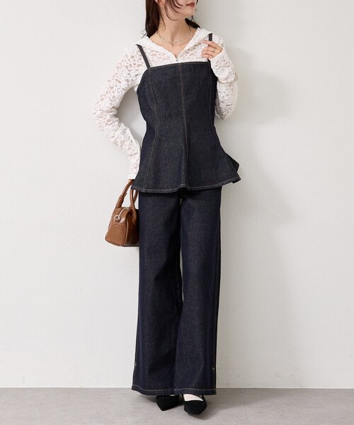 mystic(ミスティック)の「【3サイズ展開/SET UPで着用可◎】裾スリットフレアデニム(デニムパンツ・レディース・ネイビー/ベージュ/ブルー・2/1/0)」の17枚目の写真