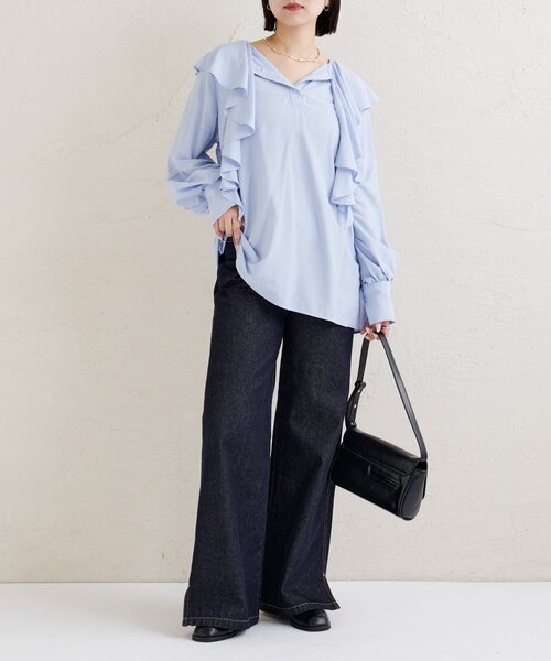 mystic(ミスティック)の「【3サイズ展開/SET UPで着用可◎】裾スリットフレアデニム(デニムパンツ・レディース・ネイビー/ベージュ/ブルー・2/1/0)」の20枚目の写真