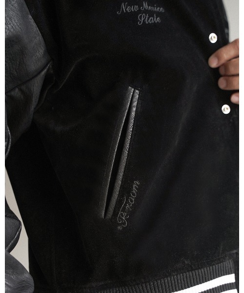 リルーム　Re.room ブラック レザー風 スタジャン Re:room（リルーム）の「Rロゴビッグスタジアムジャンパー（スタジャン