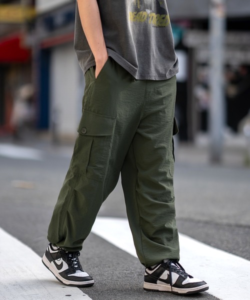 En serio TOKYO(エンソリオトーキョー)の「【SIDEWAYSTANCE】ポリワッシャーワイドカーゴパンツ(カーゴパンツ・メンズ・ネイビー/カーキ/ブラック・SMALL/MEDIUM/LARGE/X-LARGE)」の1枚目の写真