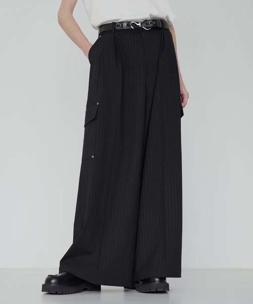 SOCCE（ソーシー）の「ウールライクピンストライプ2タックセンタープレスリベットカーゴスラックス【セットアップ対応】（スラックス・メンズ・グレー系/ブラック系・S/M/L/XL）」の3枚目の写真