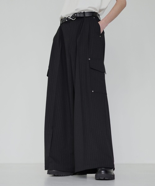 SOCCE（ソーシー）の「ウールライクピンストライプ2タックセンタープレスリベットカーゴスラックス【セットアップ対応】（スラックス・メンズ・グレー系/ブラック系・S/M/L/XL）」の4枚目の写真