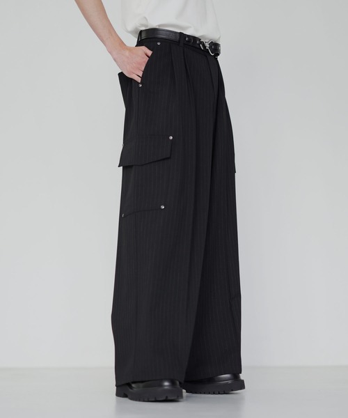 SOCCE（ソーシー）の「ウールライクピンストライプ2タックセンタープレスリベットカーゴスラックス【セットアップ対応】（スラックス・メンズ・グレー系/ブラック系・S/M/L/XL）」の5枚目の写真