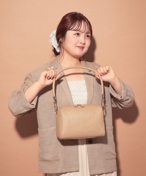 LOWRYS FARM(ローリーズファーム)の「【tomoneプロデュースアイテム】 manyway豆ボストン 570775(ボストンバッグ・レディース・ゴールド・FREE)」の5枚目の写真