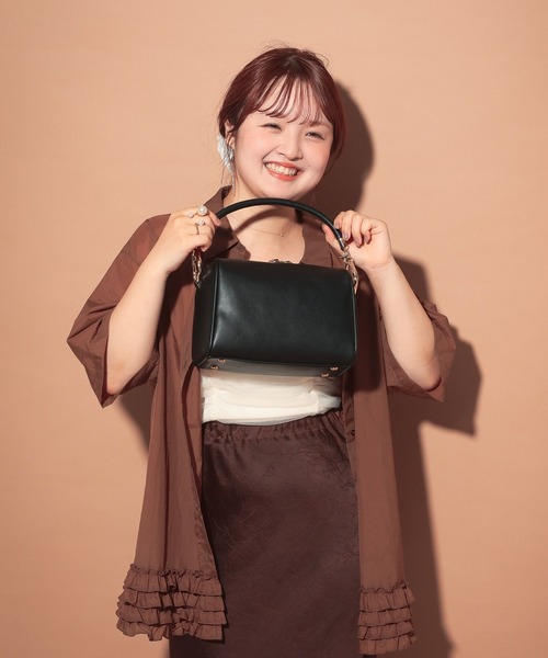 LOWRYS FARM(ローリーズファーム)の「【tomoneプロデュースアイテム】 manyway豆ボストン 570775(ボストンバッグ・レディース・ゴールド・FREE)」の16枚目の写真