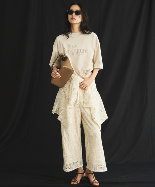 Doux archives(ドゥアルシーヴ)の「【26SS先行予約】半端袖ロゴTシャツ(Tシャツ/カットソー・レディース・チャコールグレー/オフホワイト/ベージュ・FREE)」の14枚目の写真