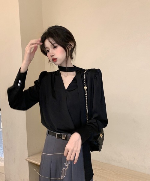 Ritzy(リッツィー)の「Vネックタイプデザイン シャツ(シャツ/ブラウス・レディース・ブラック/ホワイト・M/L)」の11枚目の写真