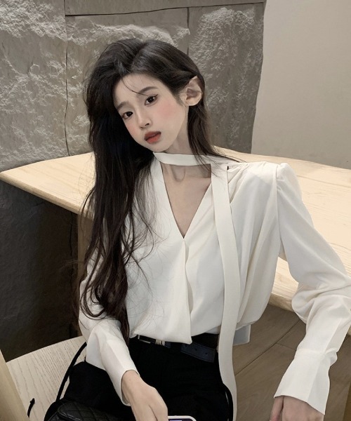 Ritzy(リッツィー)の「Vネックタイプデザイン シャツ(シャツ/ブラウス・レディース・ブラック/ホワイト・M/L)」の18枚目の写真