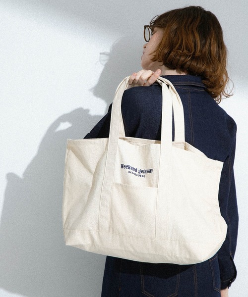 URBAN RESEARCH Sonny Label（アーバンリサーチサニーレーベル）の「WEEKEND GETAWAY TOTEBAG（トートバッグ・レディース・ブラウン/ネイビー/オフホワイト・ONE）」の4枚目の写真