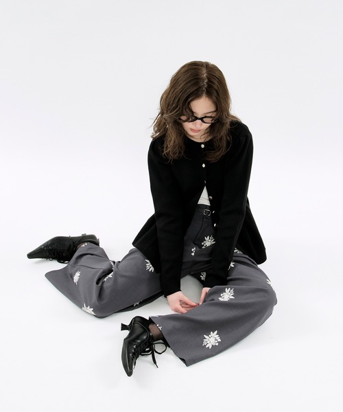 Ezick(エジック)の「Embroidery straight pants ハイウエスト刺繍パンツ【ベルト付】(スラックス・レディース・ブラック/グレー・FREE)」の5枚目の写真