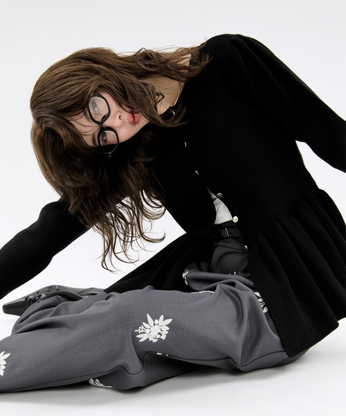 Ezick(エジック)の「Embroidery straight pants ハイウエスト刺繍パンツ【ベルト付】(スラックス・レディース・ブラック/グレー・FREE)」の3枚目の写真