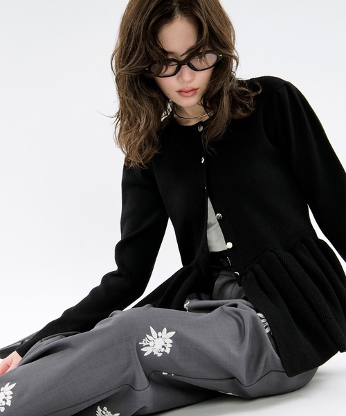 Ezick(エジック)の「Embroidery straight pants ハイウエスト刺繍パンツ【ベルト付】(スラックス・レディース・ブラック/グレー・FREE)」の4枚目の写真