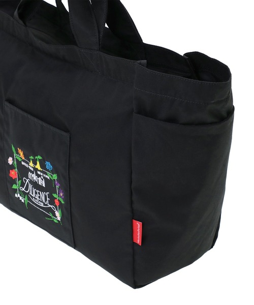 Manhattan Portage（マンハッタンポーテージ）の「THOMAS PAINE TOTE BAG COMBED COTTON GABARDINE DPL（トートバッグ・レディース・ブラック・LARGE）」の7枚目の写真