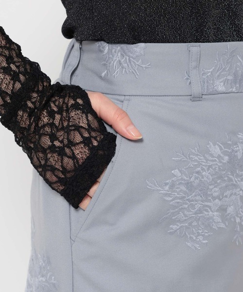 HARE（ハレ）の「Flowerシシュウワイドパンツ(HARE)（その他パンツ・レディース・ライトブルー/ピンク/ブラック・FREE）」の5枚目の写真