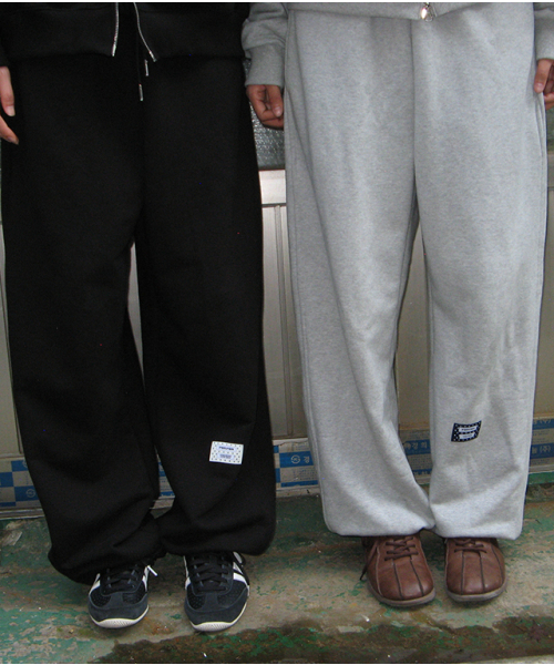 RONRON(ロンロン)の「DOT CLEF R APPLIQUE SWEAT JOGGER PANTS GREY(スウェットパンツ・レディース・その他・FREE)」の4枚目の写真