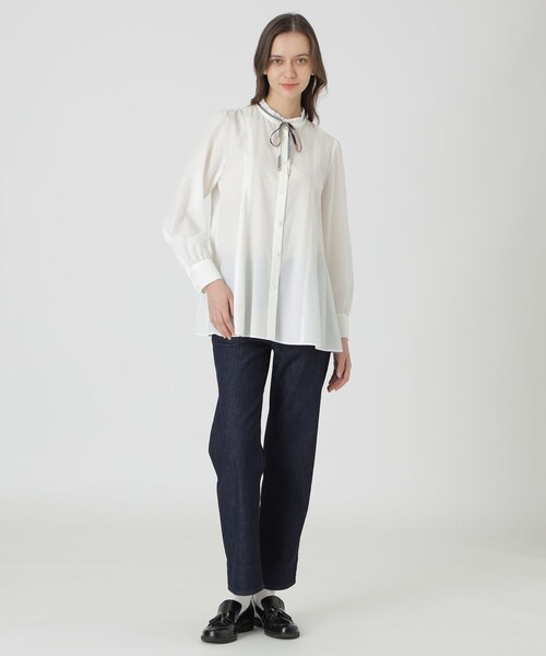 BLUE LABEL CRESTBRIDGE（ブルーレーベルクレストブリッジ）の「ライトタンブラーフレアブラウス（シャツ/ブラウス・レディース・オフホワイト・38/36）」の2枚目の写真