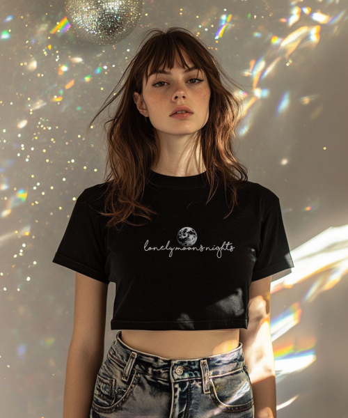 ONEHUNDREDPERCENT FOR WOMAN（ワンハンドレッドパーセントフォーウーマン）の「OHPxAIDAEVEムーンズナイトウーマンクロップ半袖（Tシャツ/カットソー・レディース・その他・S/M）」の2枚目の写真