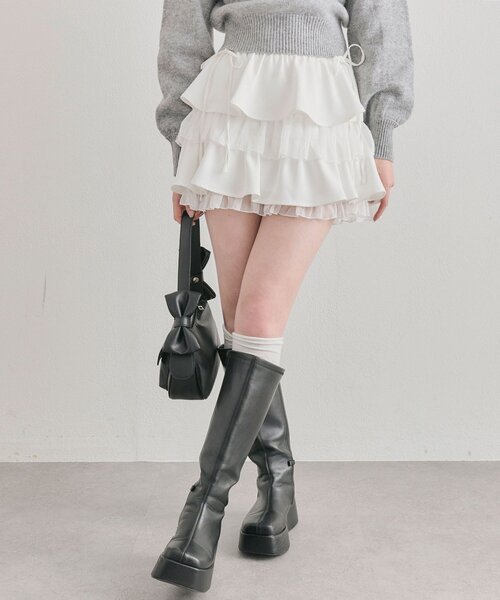 OLIVE des OLIVE（オリーブデオリーブ）の「エアリーラッフルティアードミニスカート（スカート・レディース・ホワイト/オフホワイト/ホワイト系その他/ブラック/チャコールグレー・FREE）」の6枚目の写真