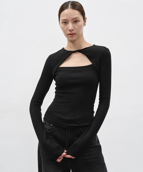 EIGHTHMONTH(エイスマンス)の「ネックカットアウトロングスリーブトップス EM26s034【EIGHTHMONTH】(Tシャツ/カットソー・レディース・レッド/ブラック・S/M)」の2枚目の写真
