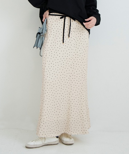 coca（coca）（コカ）の「サッカーサテンナロースカート（スカート・レディース・ブラック/アイボリー・L/S/M）」の2枚目の写真