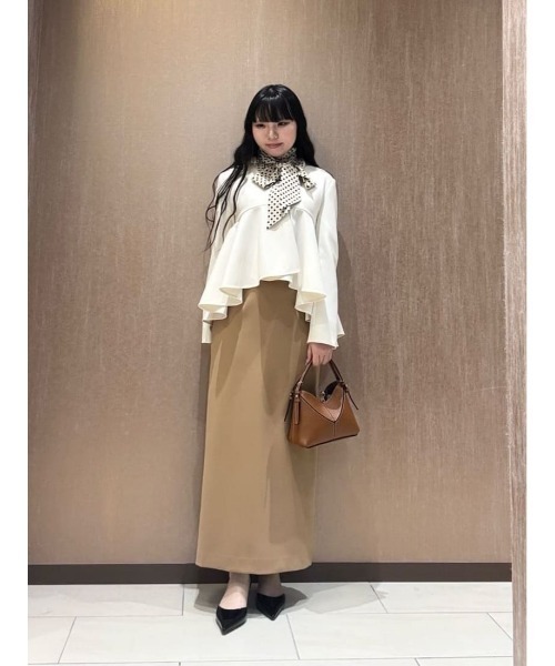 LOULOU WILLOUGHBY(ルルウィルビー)の「【LOULOU WILLOUGHBY】ダブルクロスフレアペプラムジャケット(ノーカラージャケット・レディース・ブラック/アイボリー/キャメル・2/1)」の4枚目の写真