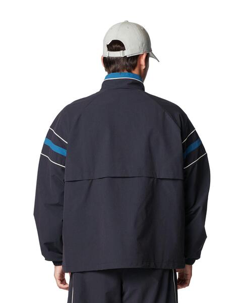 UNDER ARMOUR（アンダーアーマー）の「UAナイロン トラックジャケット（ライフスタイル/メンズ）（その他アウター・メンズ・ブラック・L/XL/M/2XL/S）」の2枚目の写真
